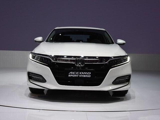 雅阁 2.4 LX 与雅阁 2.4 EX 的区别在哪呢？