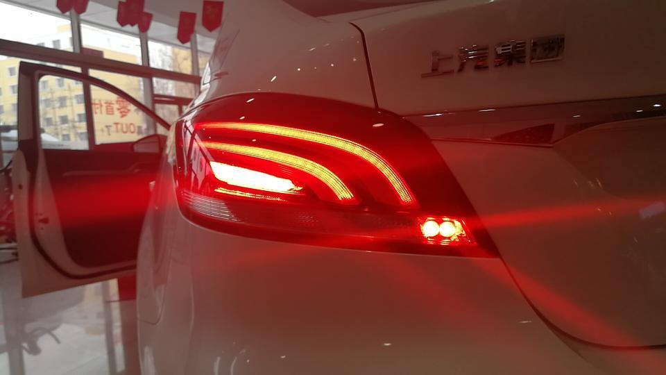 名爵zs-我去店里看车，店里的人和我说他们的车有ACC巡航，请教一下这是做什么用的？