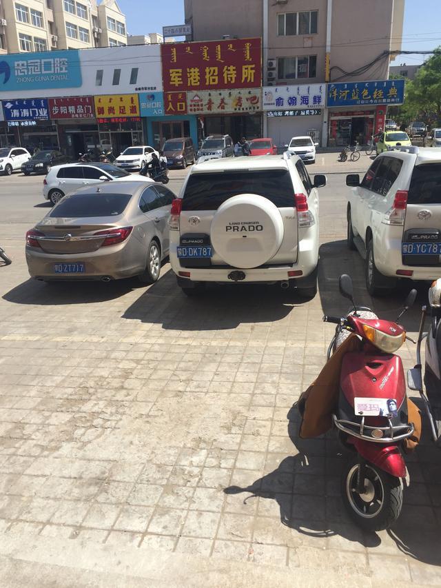 普拉多-大家看看这是什么车 
 2018年05月12日10:56:07