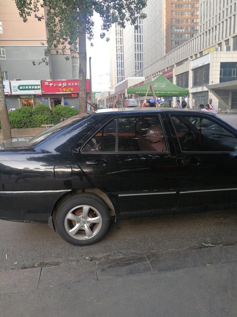 桑塔纳新款的有几个安全气囊？