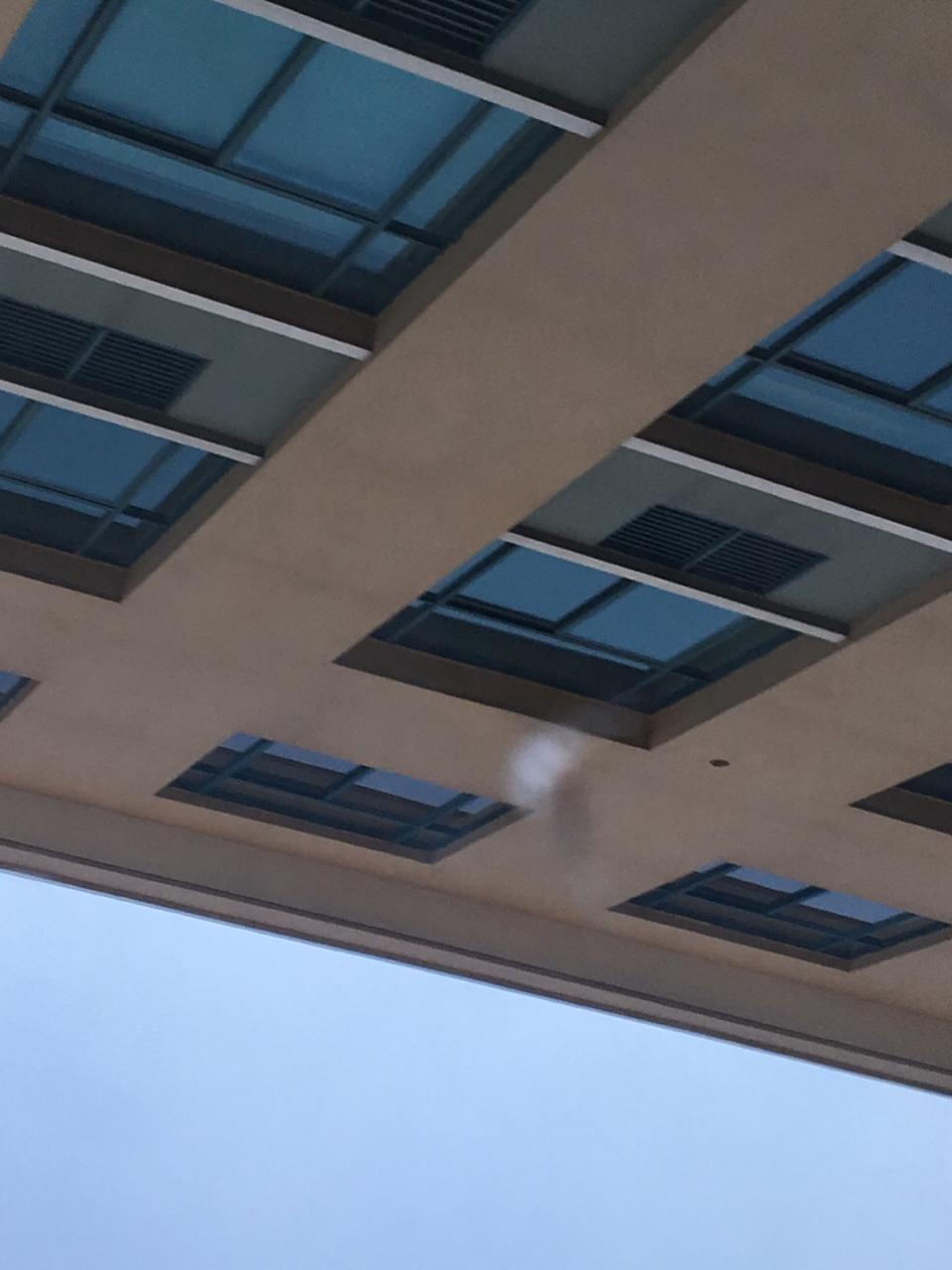 远景x6-远景suv前挡玻璃在高速上被小石子蹦了一个裂缝了，这个可以修复吗