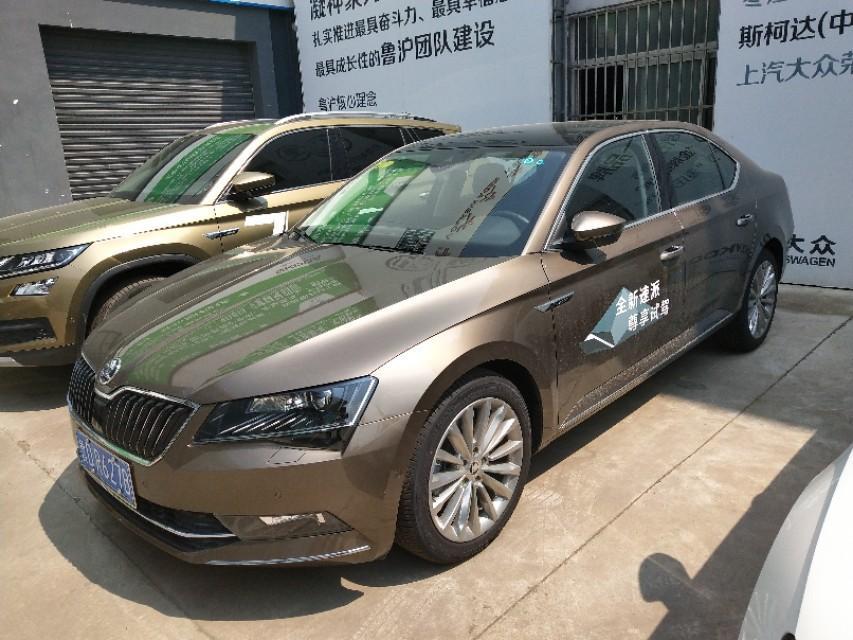 这个月要入手速派280舒适款，现在比较纠结颜色的问题，古堡褐还是圣象灰，求广大车友们给点建议。本人29岁