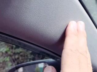 一汽丰田威驰车的内饰用湿抹布清理还是用清洁蜡清理？