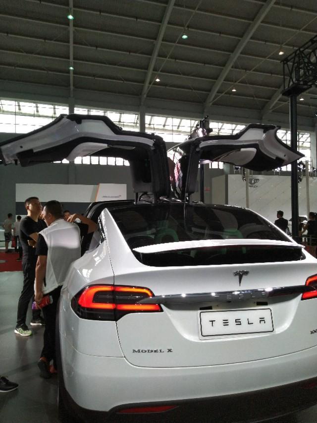 威驰-大家看看这是车展上看到的新车，谁能告诉我这是什么车？