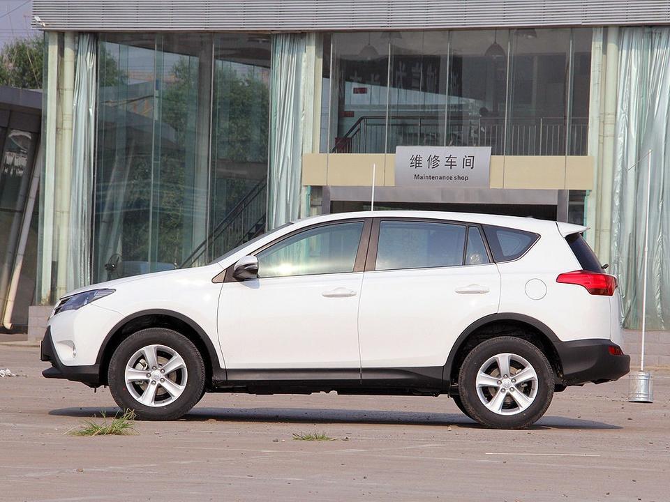 骐达tiida-丰田凯美瑞和rav4怎么选，很纠结？？