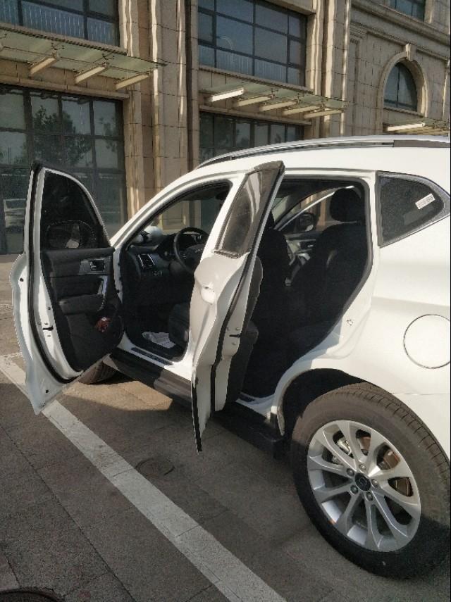 哈弗h2前脸是塑料吗？