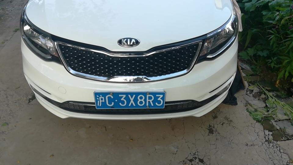 起亚k2-大家看看这是什么车16年手动两厢车