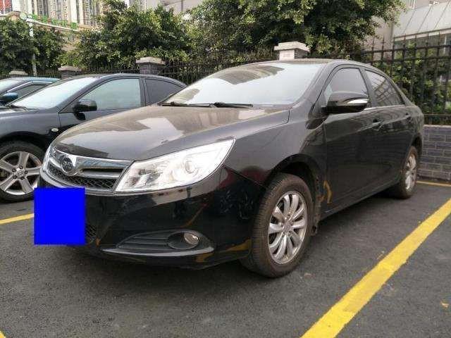 速锐的减震能承受住坐几个人？