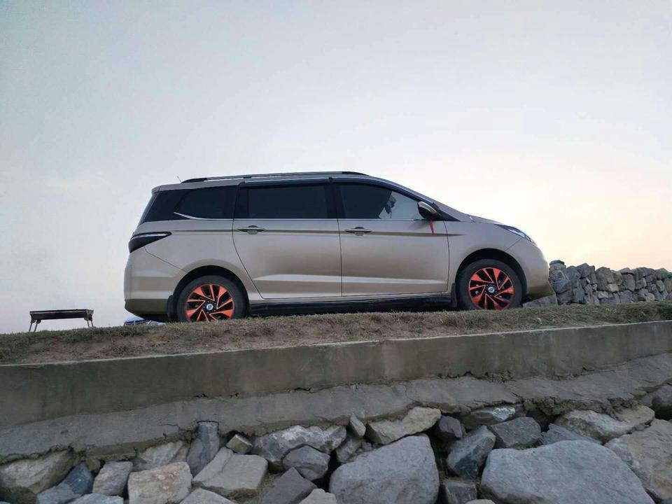 长安欧尚a600-欧尚2016年1月18号提的车，无事故，原车漆，没有改动过，目前来说卖二手车还能卖多少钱？