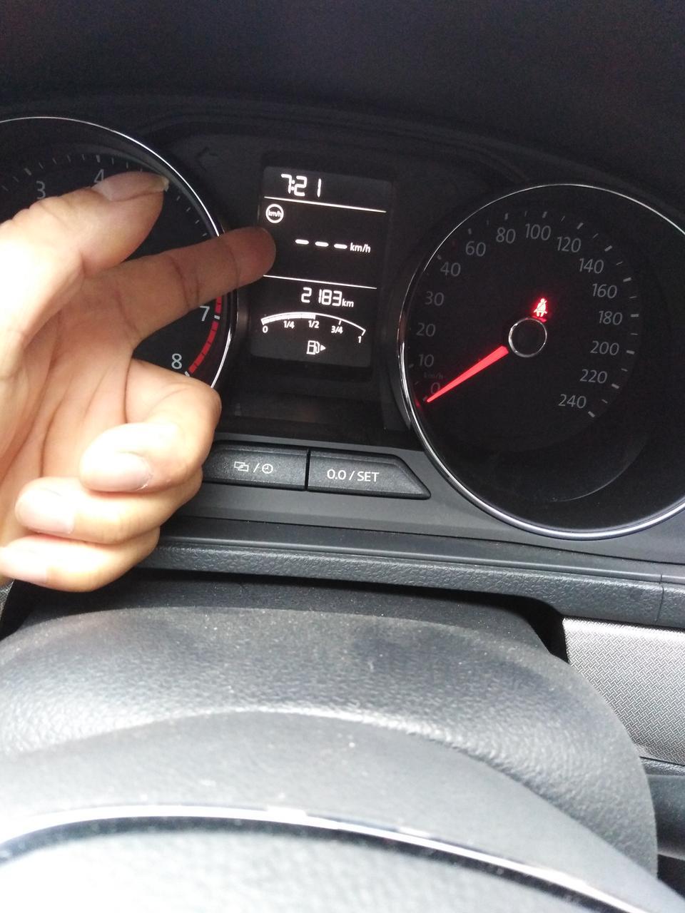 朗逸-请问这个码表怎么调？我手指的地方什么意思？求教