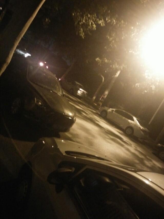 帕萨特-没地方停车，晚上只能停路边如何防止车受伤？