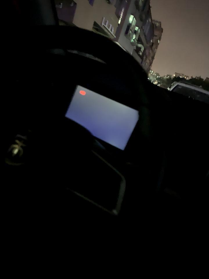 宋pro-大家帮忙看看这是啥情况
我就启动一下开个窗户，马上关掉就成这样了