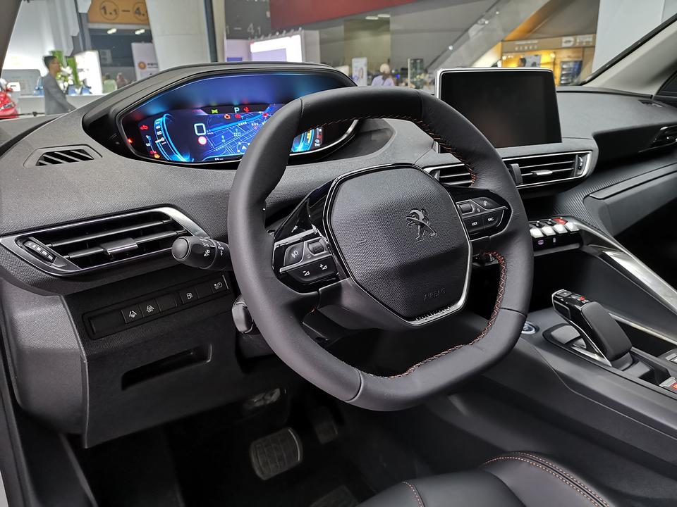 标致4008 phev-全时四驱，五连杆独立后桥，百公里综合油耗1.7L，222KW，450NM。
东风标致4008混动版，你觉得应该定价多少钱？