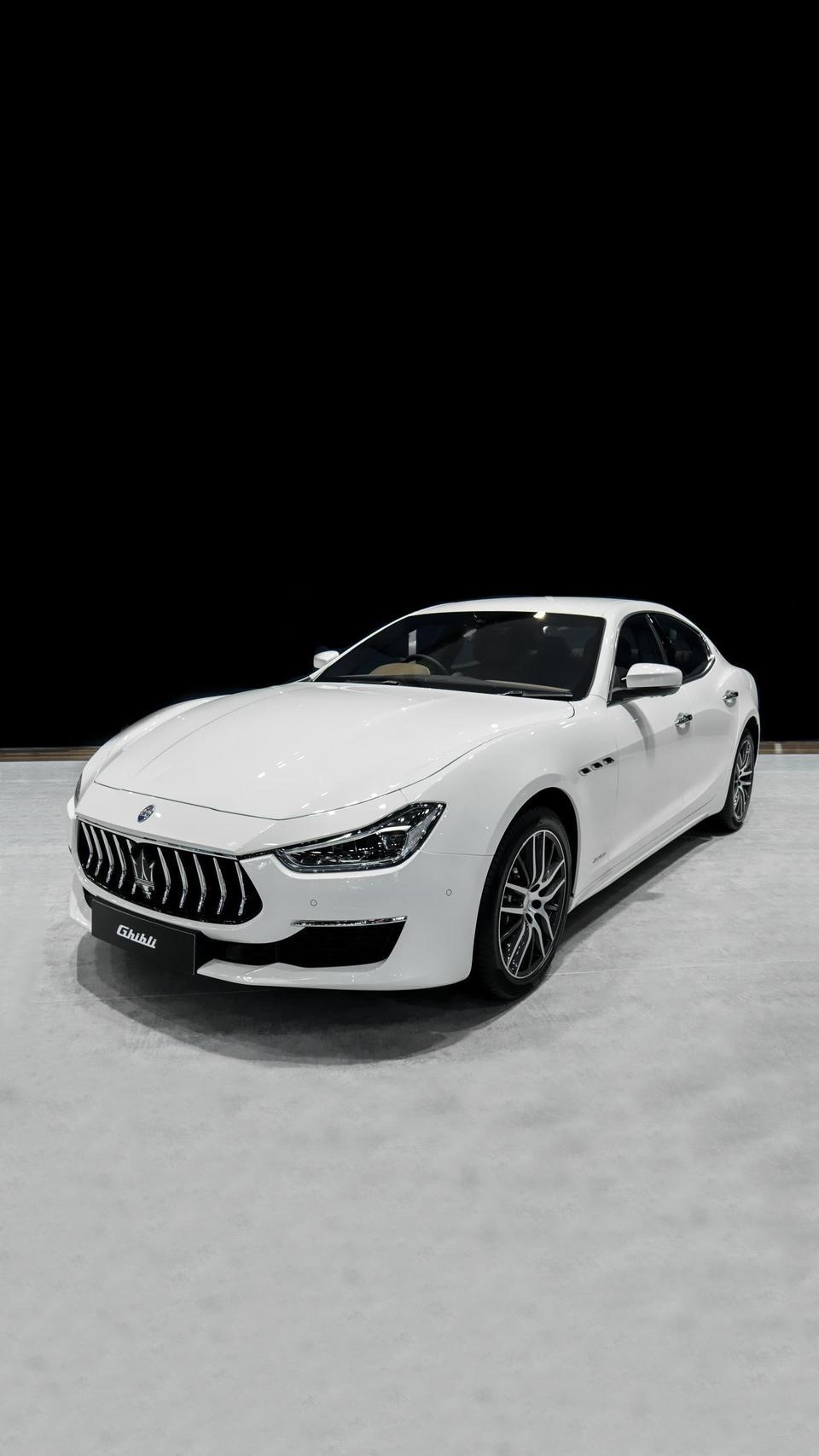 alpina xd4-无论外观颜值还是外部设计都是天衣无缝，内部构造及车的性能及强，喜欢的朋友就把它带走。