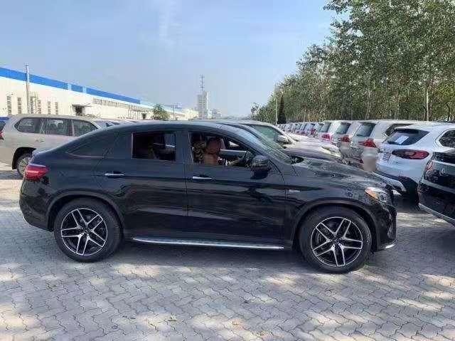 奔驰gle amg-奔驰GLEcoupe轿跑SUV，一次加多少升机油，急
