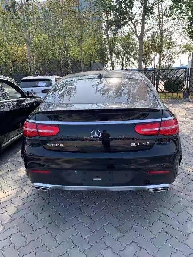 奔驰gle amg-奔驰GLEcoupe轿跑SUV，一次加多少升机油，急