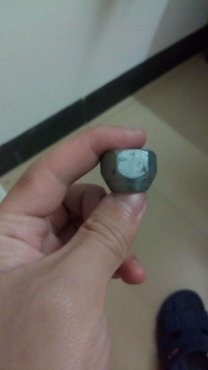 吉利远景s1轮毂螺栓尺寸是什么规格？想换几个锻造螺丝(๑•̀ㅂ•́)و✧