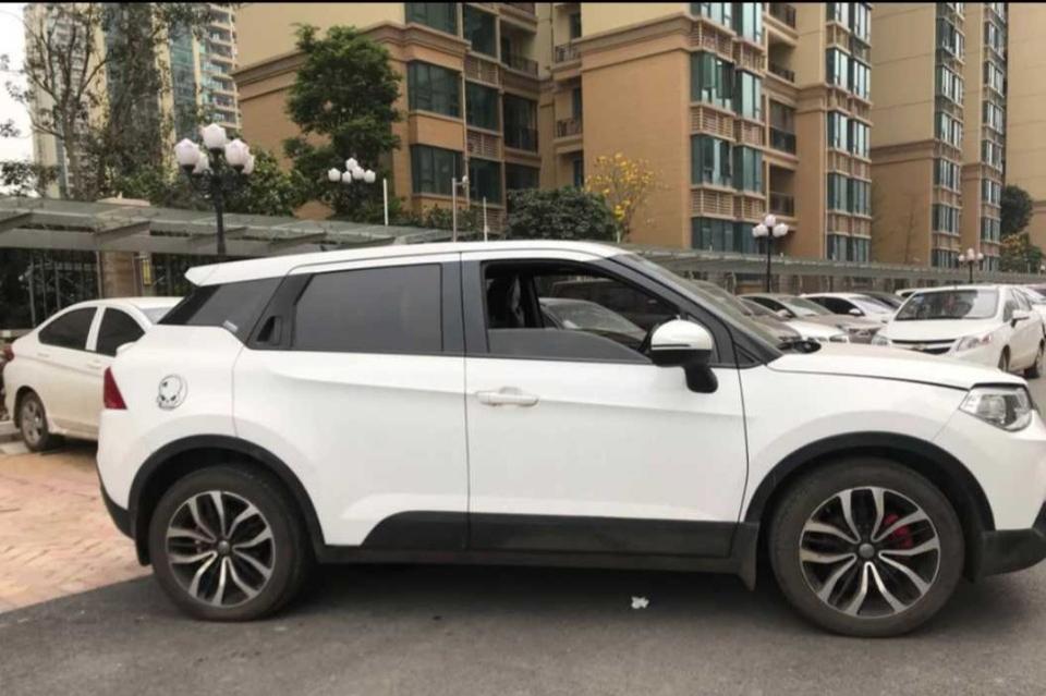 中华V3的四个窗户能否加装晴雨挡？我该是多少费用？