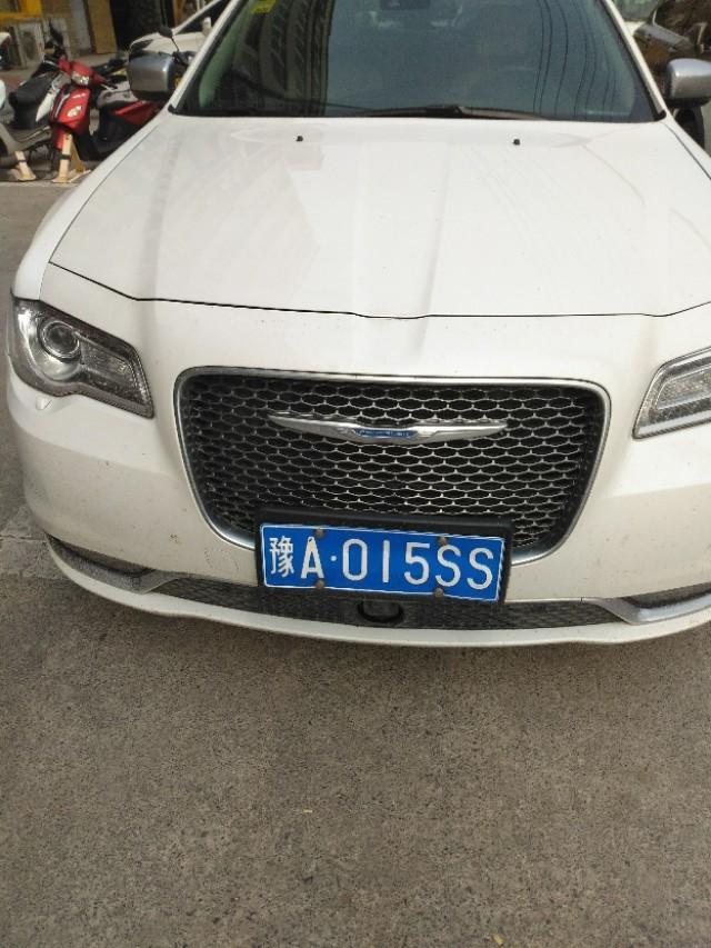 克莱斯勒300c(进口)-大家看看这是什么车 
 2018年05月17日16:37:40这是什么车