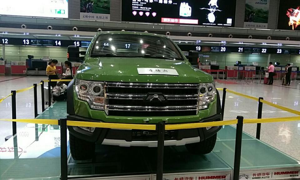 福特f-150-大家看看这是什么车谁知道这是什么车，在飞机场看见的