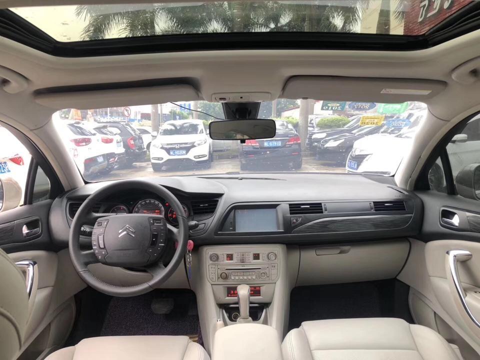 雪铁龙C5   2.0L自动悦享版   2013年上牌   一手私家车 整车内外保养九成新   历程6.6万公里，二手车商报价6.6万，请问各位大神可以给些参考建议吗？