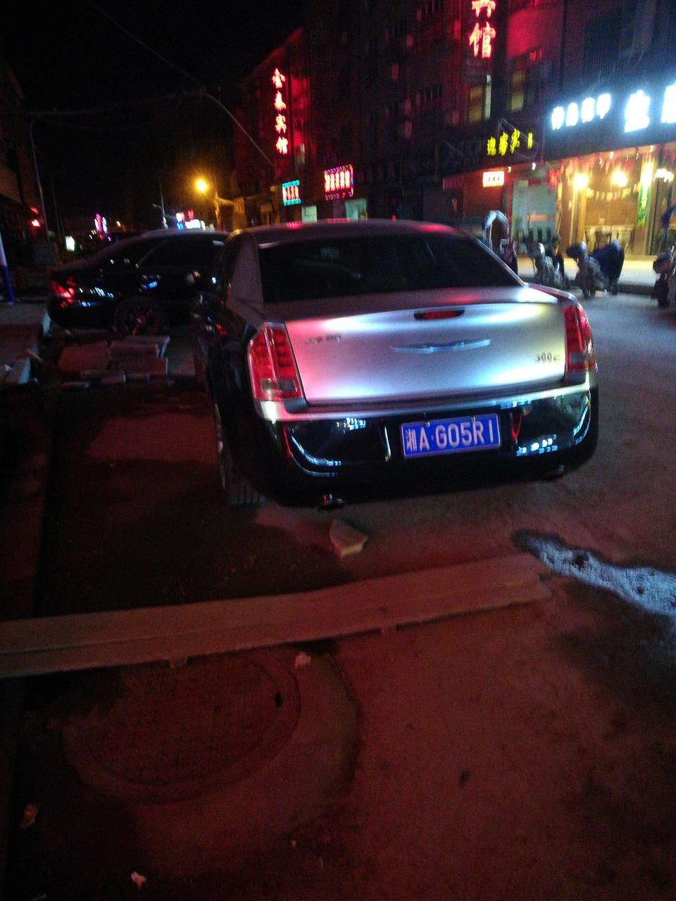 克莱斯勒300c(进口)-奔驰戴克300c多少钱