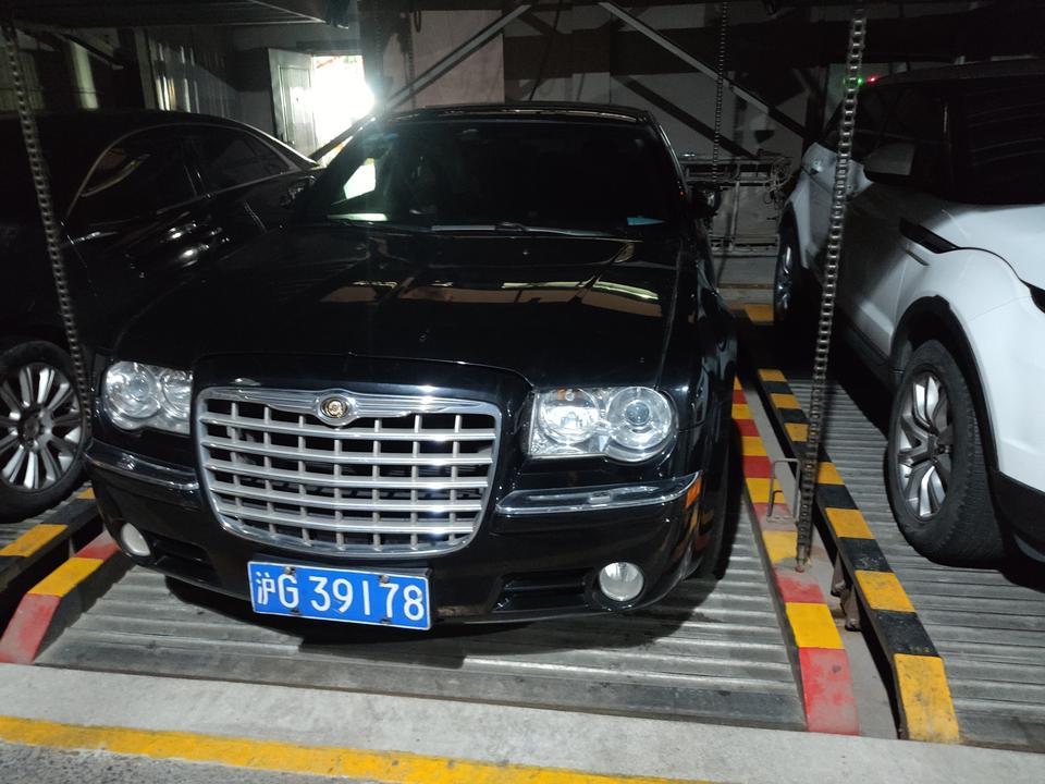 克莱斯勒300c(进口)-载重量是多少