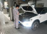 t-roc探歌-大众探歌2019款国六
新车开12发动机故障灯报警，开去4s店检查出，油箱碳化电子泵故障，说是出厂问题，三包免费更换。全新车店内没配件，只能等待厂家发货。
7月9号维修截止到今天7月26号配件还是遥遥无期，难道车主的权益都得不到保护吗？大众作为一个跨国的合资公司，办事效率也太低了吧。
