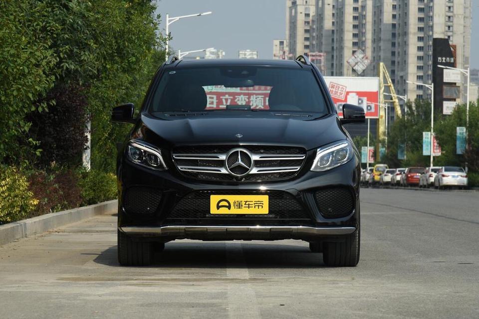 全新宝马X5和现款奔驰gle400有些纠结，请大神给分析下如何抉择？全新宝马x5新上市没有任何优惠，而且第一批小白鼠。但是新款宝马x5确实够帅气，各项配置不错，气浪也够秀。奔驰gle400比较成熟，而且价格现在比较优惠，面子嘛奔驰更牛逼，所以纠结这个问题，请教大神分析！