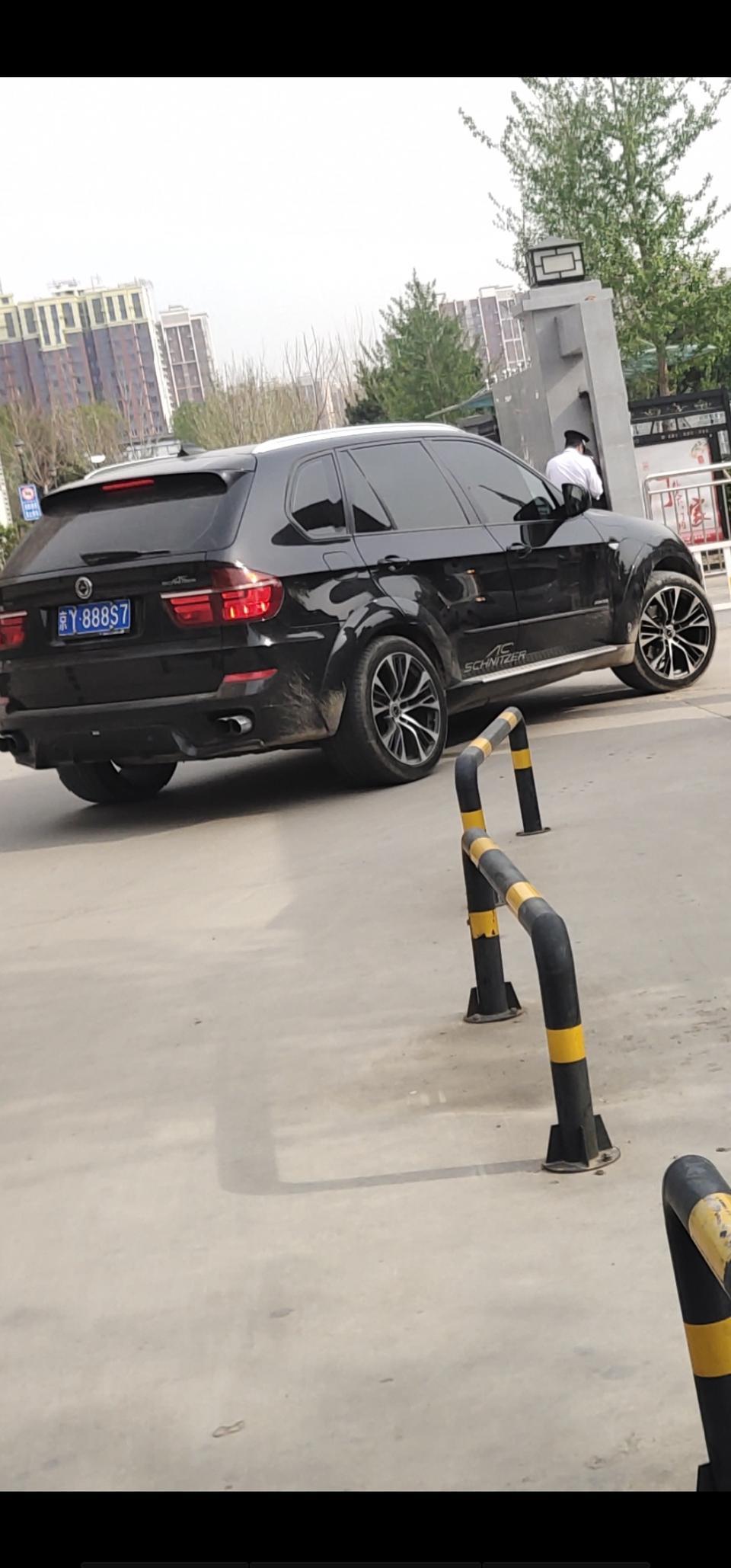 宝马x5-大家看看这是什么车，我这一脸懵逼。
