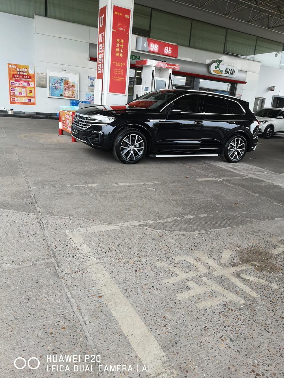 宝马x5-新问题已到：BMW X5 与 大众途锐怎么选择？