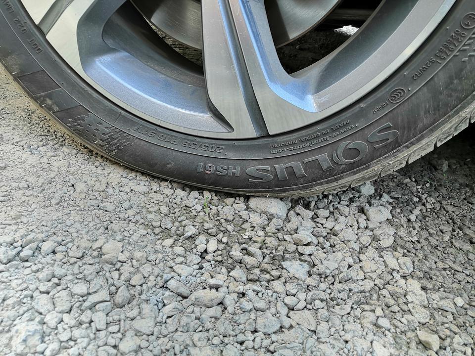 帝豪gl 1.4t cvt19款  这个胎压正常吗？老是感觉没气似的。胎压显示210多点。
