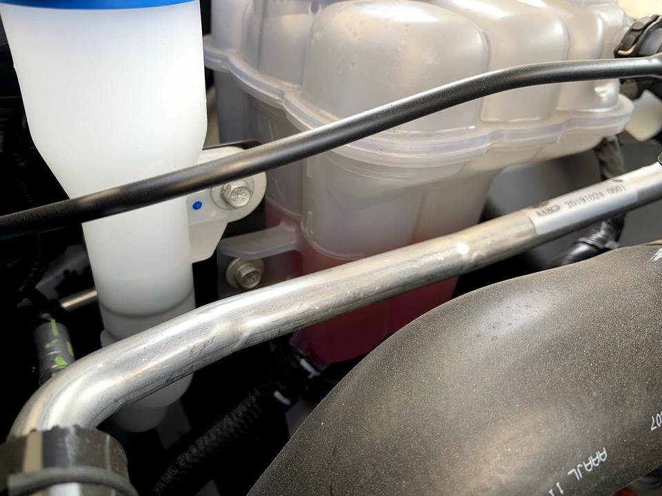哈弗h6-目前我的铂金6跑了两千五百公里这个防冻液到下限了要不要加啊不加会不会出问题？还是等首保再加？谁能给我个建议