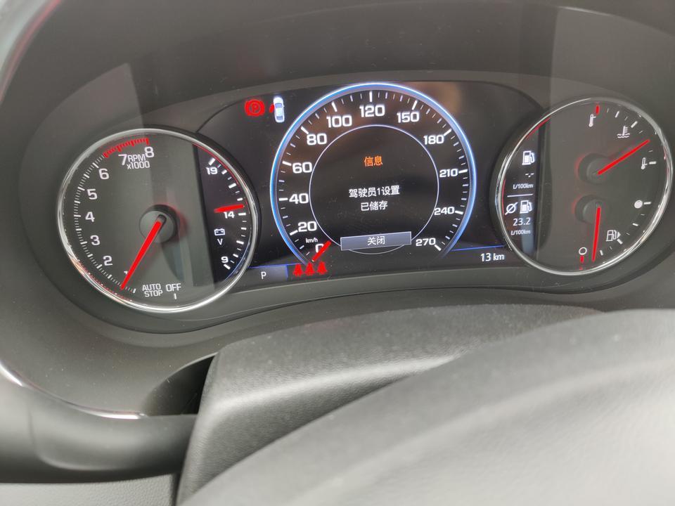 迈锐宝xl-您好，今天去验车，迈锐宝 XL redline 锐智车型，名牌生产日期19年5月份，合格证日期19.5.28号，车窗日期19年3,4月份，轮胎日期19年第7周，车子里程13公里，机油看起来跟新的一样，但是轮胎看着损耗蛮大。如图， 三角磨损标记在很深的缝隙里看不到，销售员解释马牌轮胎就这样。有点蒙，怕是展车或者试驾车。请问正常吗？