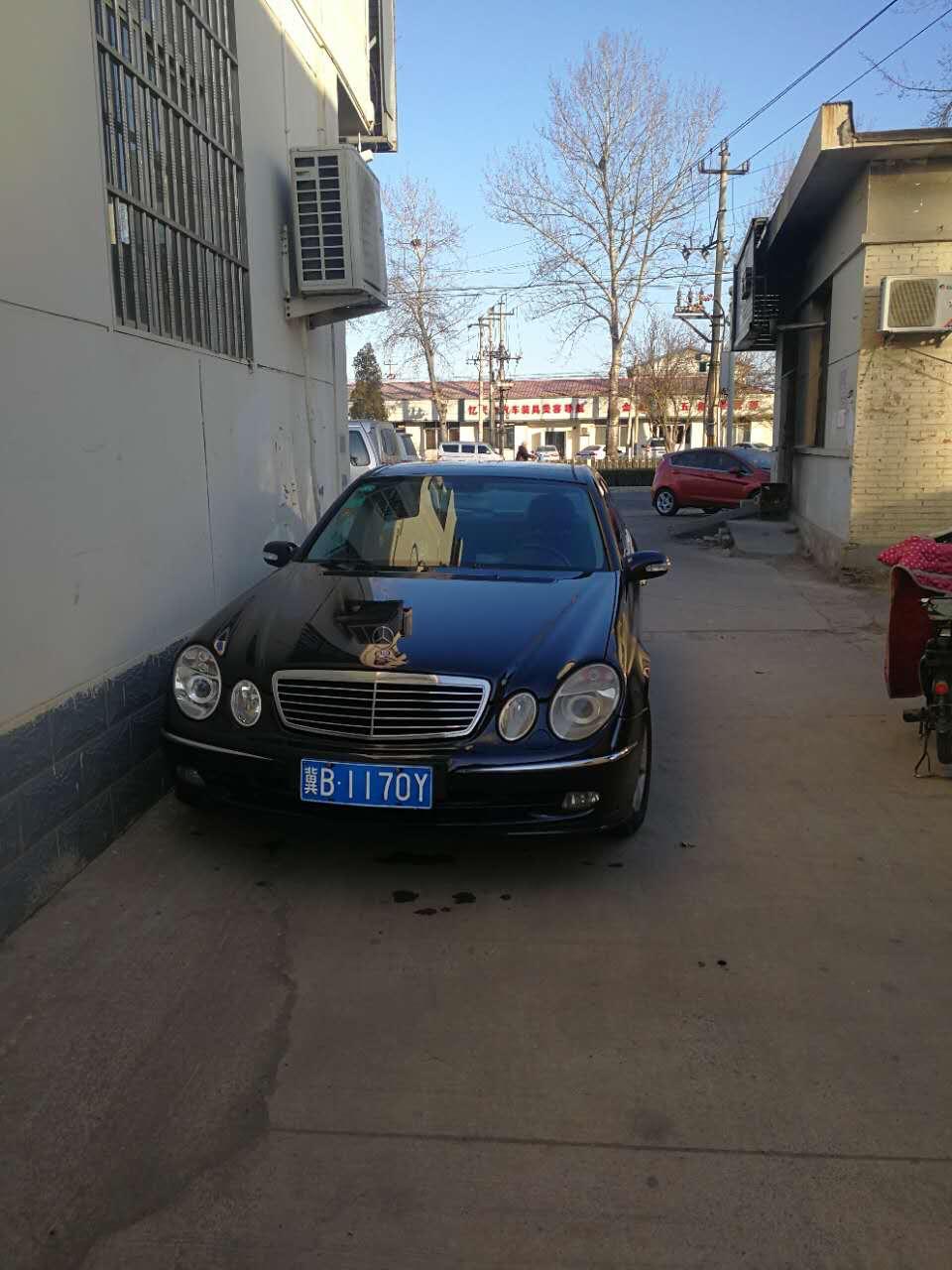 奔驰e级-大家看看这是什么车  零几年的那款？不知道05-06还是07我就知道E350 还值多少钱。
 2018年05月07日18:11:41