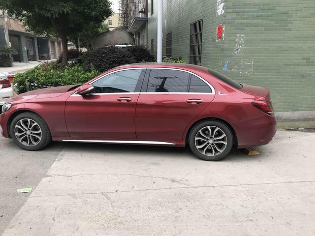 奔驰c级-大家看看这是什么车  落地价格多少 车后面没有C多少的标志的