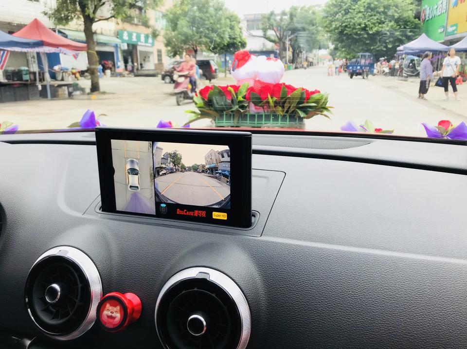 奥迪a3-提车十几天，二十岁的年纪也没开过什么好车，总之a3现在是我最理想的车，基本没什么不满意，总体打个90分吧。