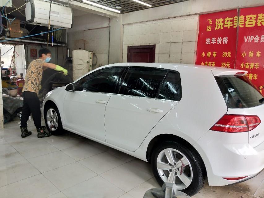 高尔夫-请问，车前面应不应该安装雷达，会不会平时开车离前车近一些，就响个不停？