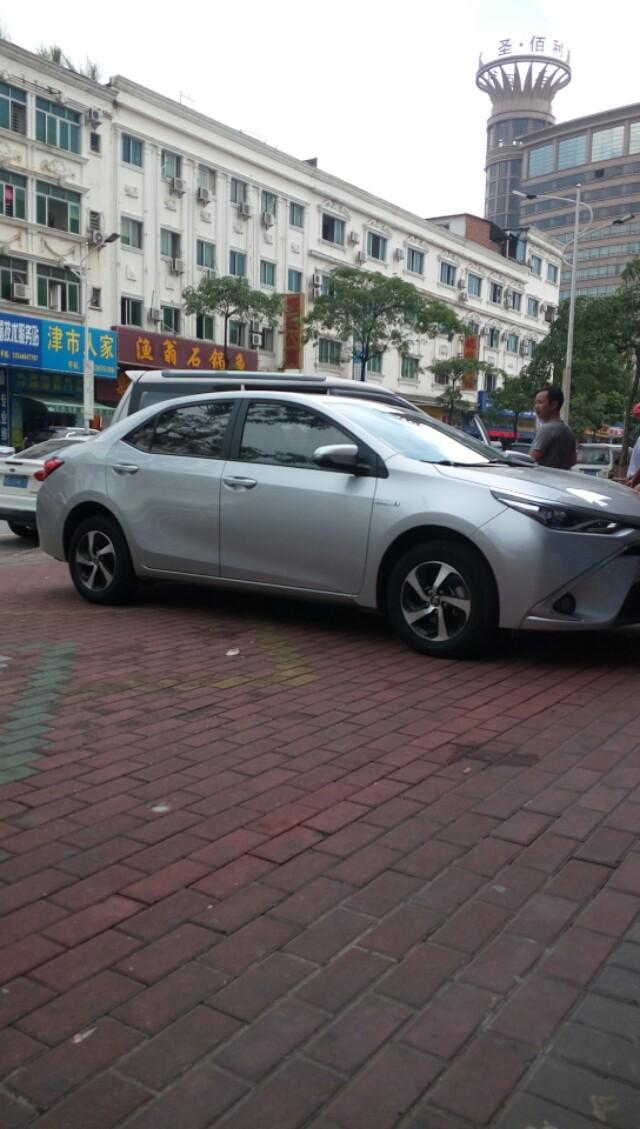 雷凌-大家看看这是什么车？二手价格多少钱？