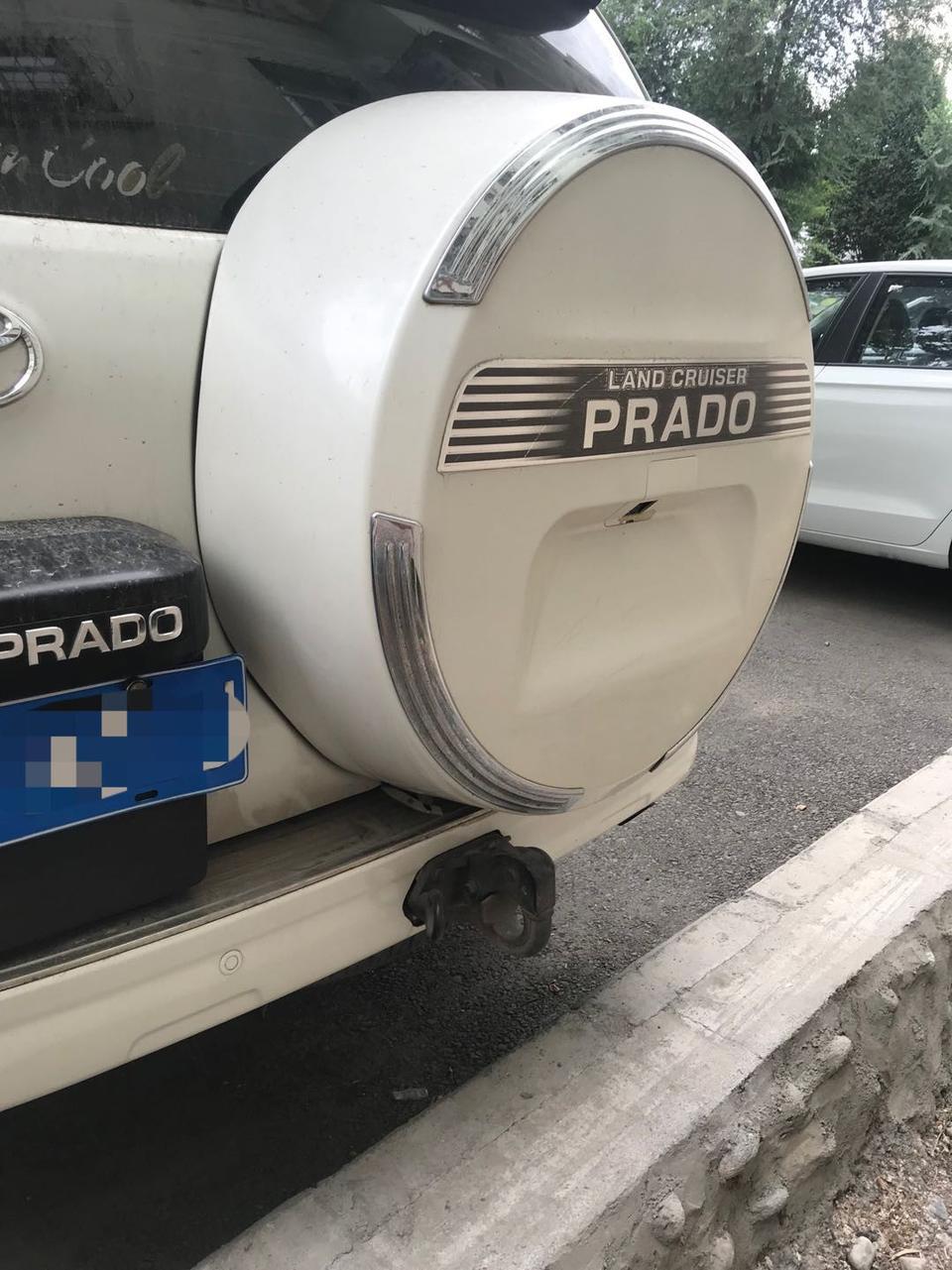 2700普拉多拖车勾能拖多重的后挂拖车？