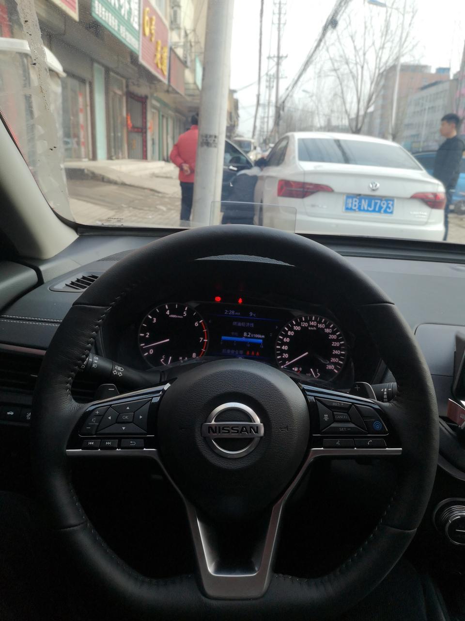 天籁-本人2.0t次顶配的，我想问问这个胎压显示怎么看的？？？一直找不到在哪里的。。