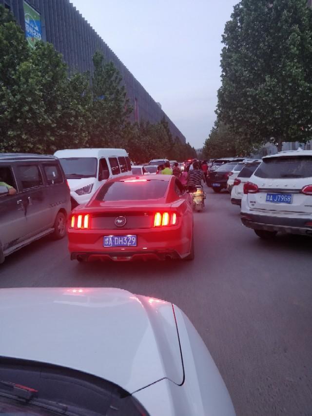 mustang-大家看看这是什么车 
 2018年04月28日19:07:31