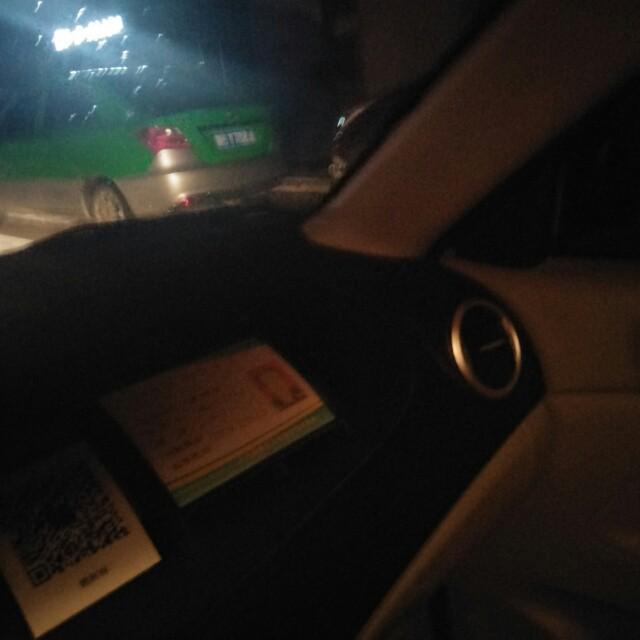 飞度-在街里夜晚没有顶灯不行，好多出租车司机为了省钱不安顶灯，出租办视而不见。