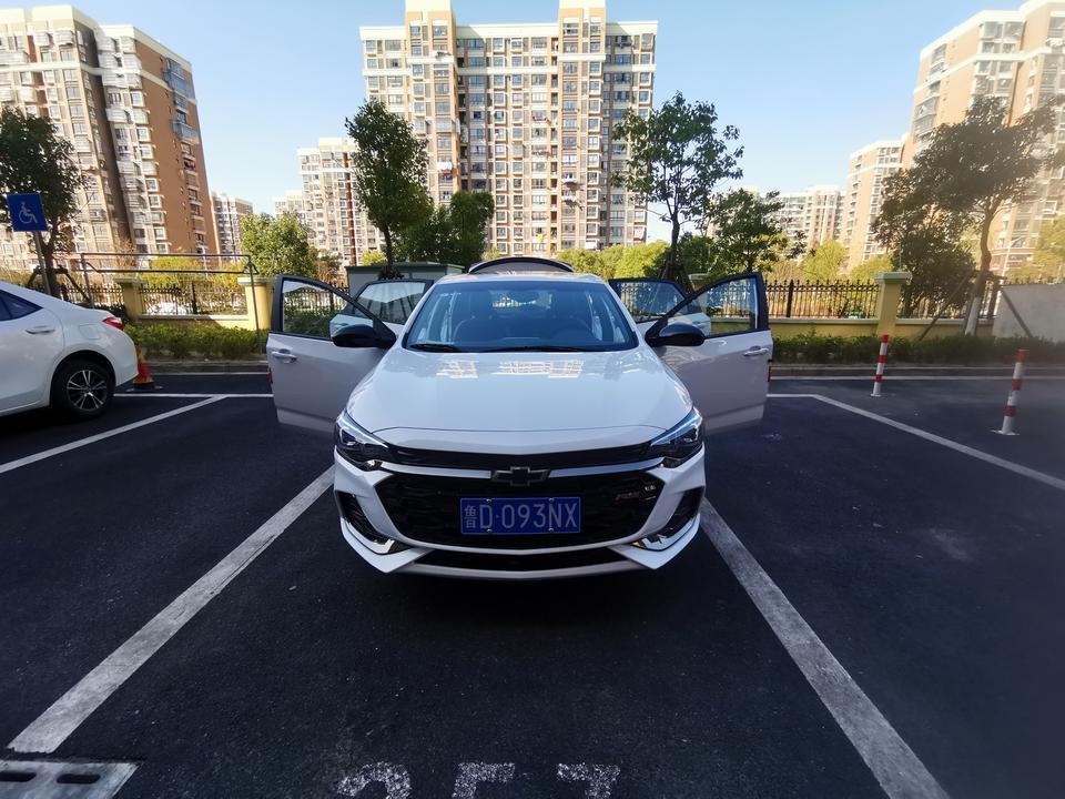 科鲁泽-各位老司机，想请教两个问题：
第一你们的车钥匙遥控是多远的，我的这车在十米以内，而且是十一月出厂的不会存在电池没电的问题感觉不正常有没有解决办法。
第二我是21号提的车目前跑了两千多公里，实测510公里正好35个油，一百国道四百高速，其中高速有堵车。还没首保，首保会降是真的还是假的。就目前的水平来说这个油耗是不是高了，七个油了