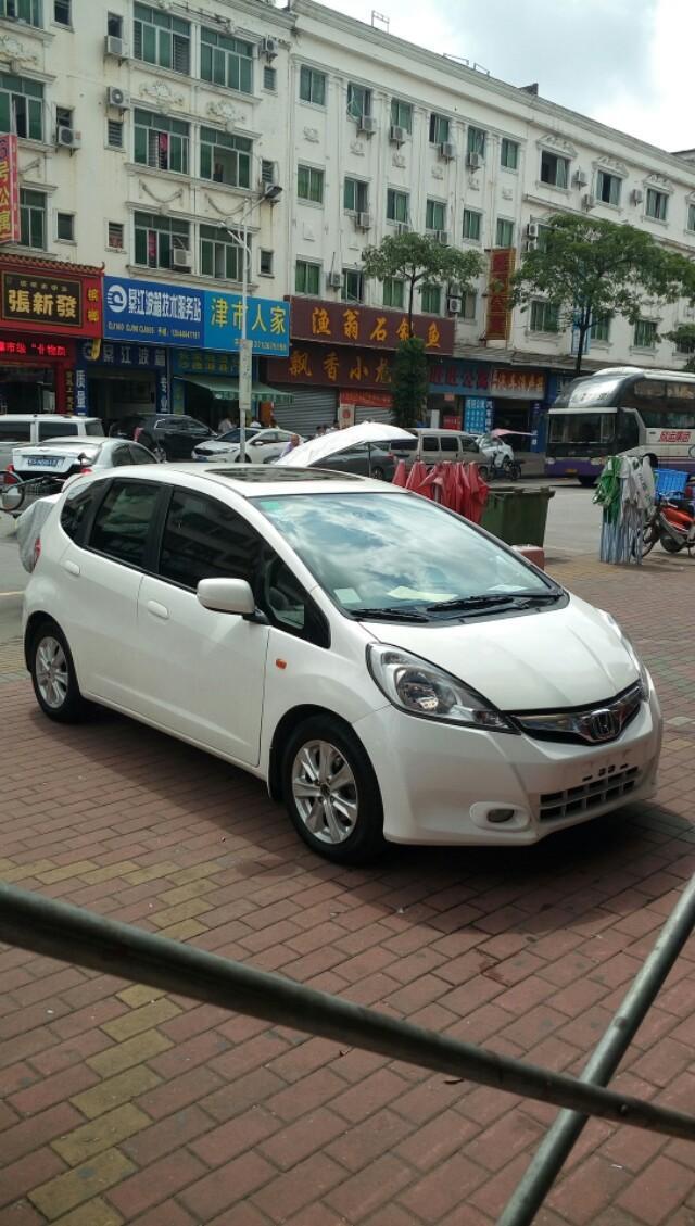 飞度-大家看看这是什么车？二手价格怎么样？
