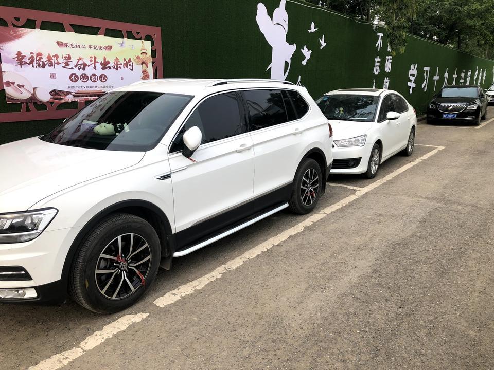 途观l-上高速 定速巡航120时 发现副驾驶车门抖动 有响声 这是什么情况