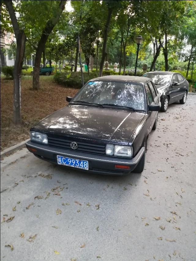 向这种老款桑塔纳还值多少钱？