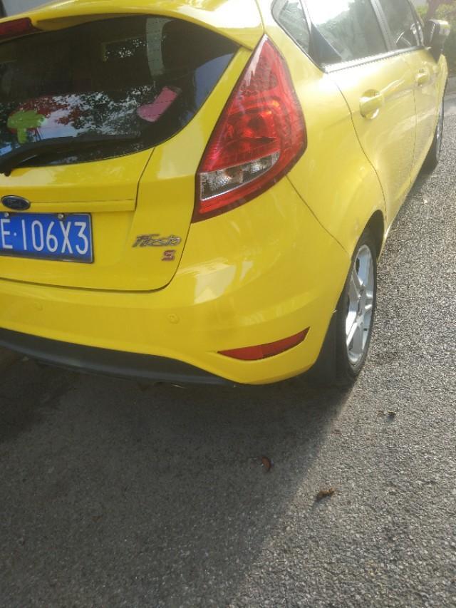 开心快乐每一天。黄色的福克斯漂亮吗？