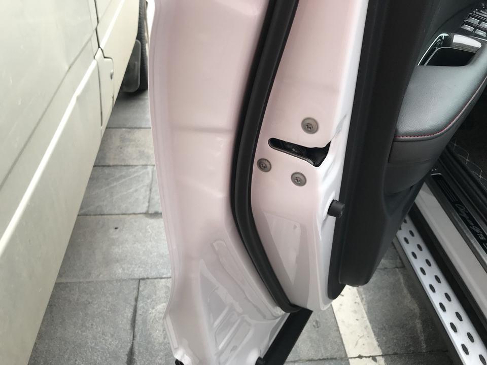 长安cs75-大75车门上的螺丝，雨天会生锈么？