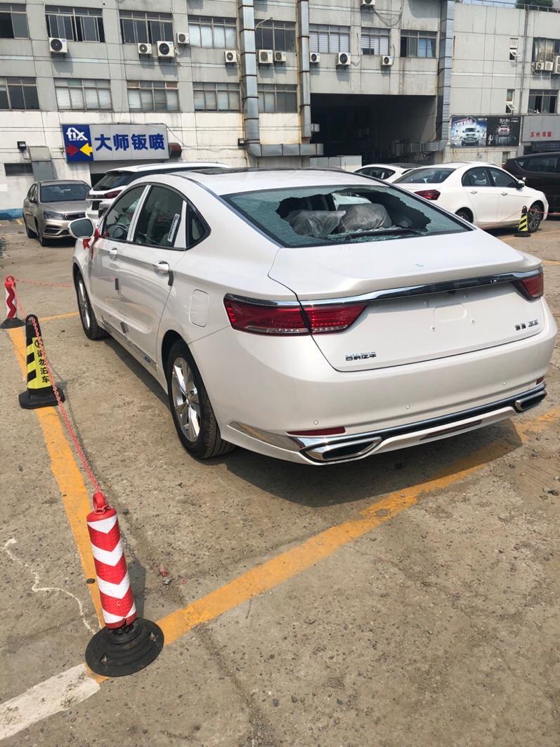 博瑞-修后档玻璃多少钱？
